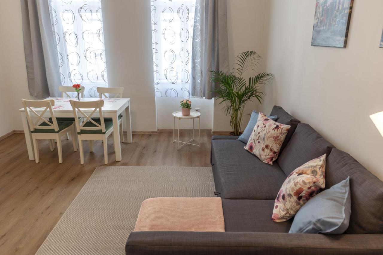 Emily'S Lovely Place Budapest Exterior foto