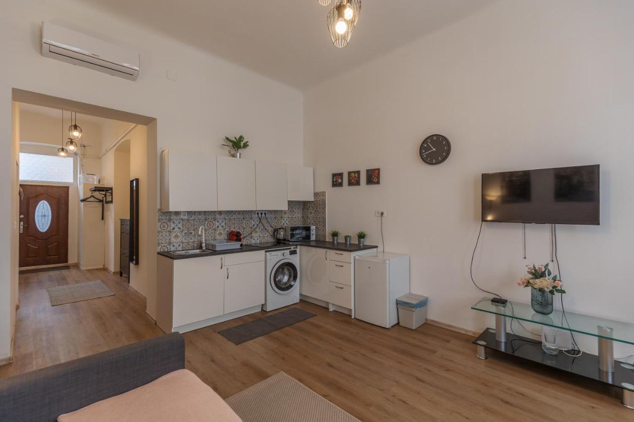 Emily'S Lovely Place Budapest Exterior foto